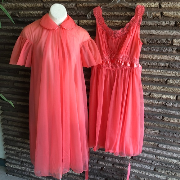 Vanity Fair Other - Vanity Fair Vintage Coral Double Chiffon Peignoir